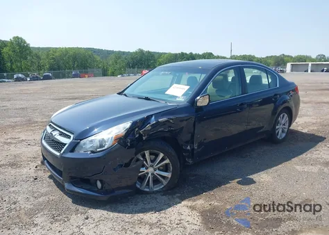 2013 Subaru Legacy 2.5I Limited z USA, uszkodzony, nr VIN 4S3BMBK61D3031644